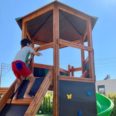 Climbing and balancing play for children — Elysee