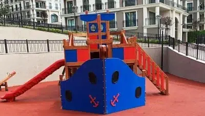 Ship-themed wooden playground — Elysee