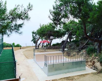 Outdoor skatepark and skate ramps — Elysee