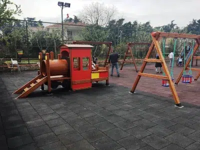 Train-themed wooden playground — Elysee