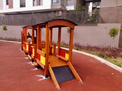 Train-themed wooden play structure — Elysee