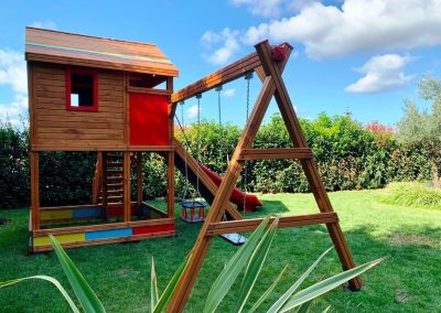 Swing and wooden play area — Elysee