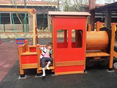 Train-themed wooden playground — Elysee