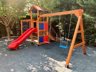 Swing and wooden play area — Elysee
