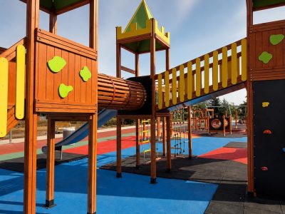 Connecting bridge in a wooden playground — Elysee